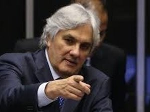 Por acordo, Delcídio cita Lula e Dilma na Lava Jato