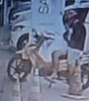 Homem tem moto furtada enquanto aguardava nascimento da filha em Maceió