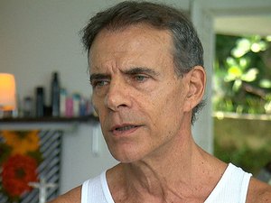 Ator Mário Gomes pede doações após ser despejado de mansão no RJ