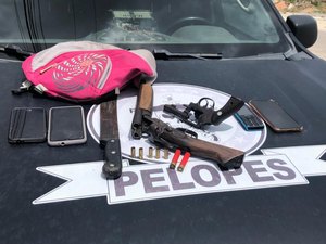 Polícia apreende armas e veículo roubado em Novo Lino