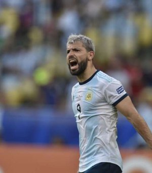 Agüero projeta duelo com o Brasil e vê melhora da Argentina