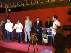 Inauguração de hotel reúne empresários e políticos