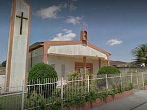 Motocicleta é furtada na porta de igreja em Arapiraca
