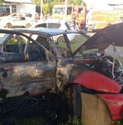 Homem incendeia veículo no pátio da Polícia Rodoviária em plena luz do dia