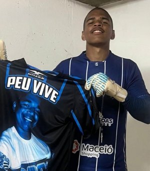 Goleiro do CSA, destaque da partida, homenageia pai morto por organizada: 'Queria o senhor aqui'