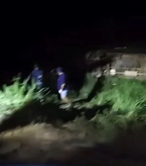 Van com passageiros capota após falha mecânica e deixa feridos em Atalaia