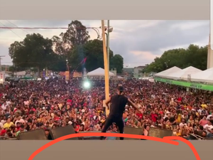 [Vídeo] Vocalista do Parangolé discute com prefeita em Sergipe