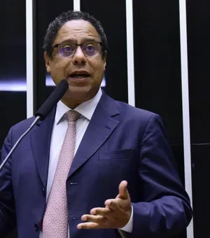 Orlando Silva será relator de projeto que prevê prisão para quem cometer racismo em estádios