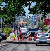 Começa recapeamento na Rua Carlos da Silva Nogueira