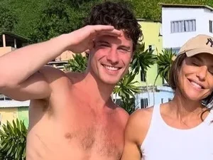 Em Salvador, Shawn Mendes posa para foto com Ivete Sangalo; veja