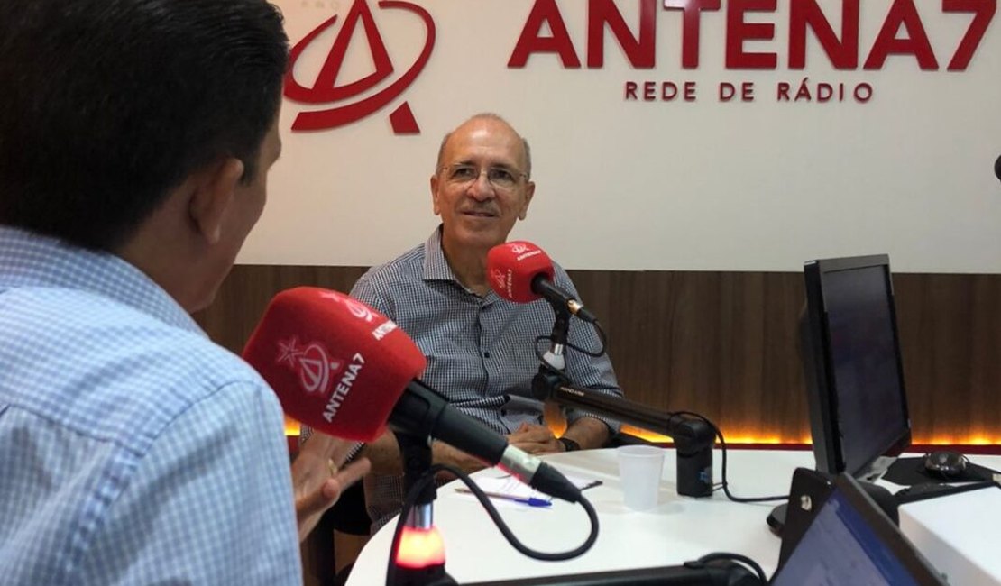 Ronaldo Lopes destaca parceria do Governo de Alagoas com Penedo durante entrevista para Antena 7