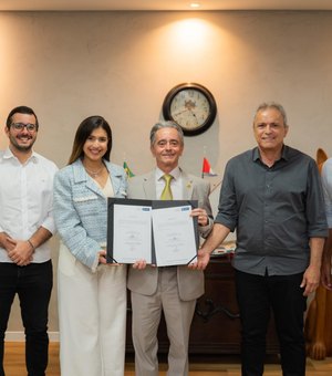 Governador em exercício assina ordem de serviço para obras do Pró-Estrada em Jacuípe