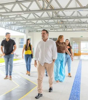 Luciano Barbosa acompanha obras de conclusão de creche no Vale do Perucaba