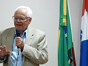 Dr. Laco recebe título de Cidadão Honorário de Japaratinga