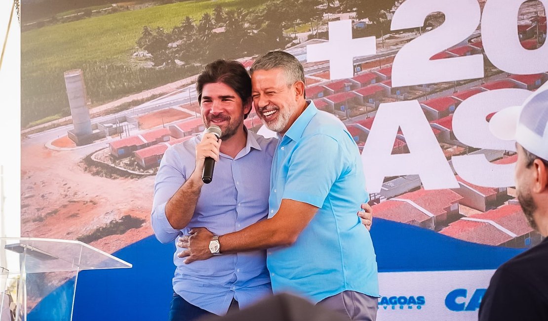 Arthur Lira destaca entrega de 200 casas na Barra de São Miguel
