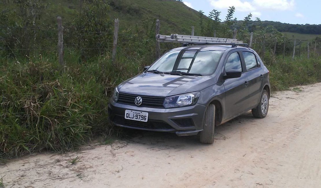 Carro roubado em Maragogi é abandonado na zona rural do município
