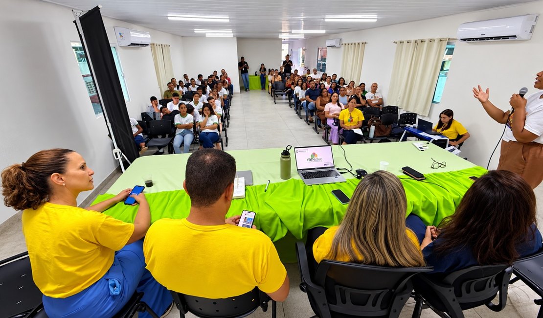 MPEduc visita escolas municipais de Japaratinga e promove escuta pública