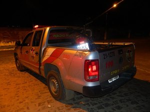 Grupo armado invade residência, rende morador e leva pertences e carro da vítima