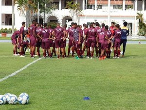Atletas do Bangu são hospitalizados após incêndio em alojamento
