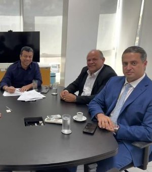 Prefeito anuncia recursos para construção de duas pontes em São Miguel dos Milagres
