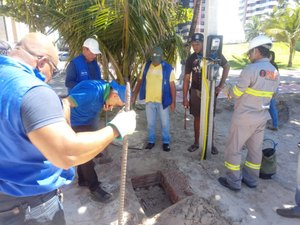 Prefeitura de Maceió retira instalações elétricas irregulares na orla