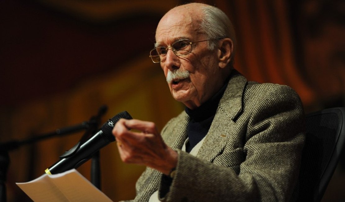 Crítico literário Antonio Candido morre aos 98 em São Paulo