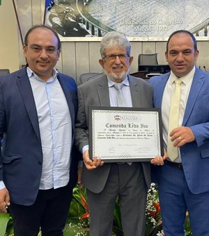 Prefeito Leandro Silva prestigia entrega da Comenda Lêdo Ivo a junqueirense na ALE