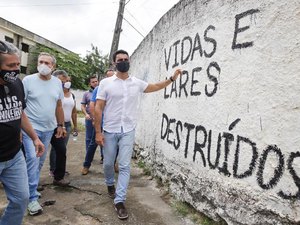 JHC inicia campanha eleitoral com ato simbólico no bairro do Pinheiro, em Maceió