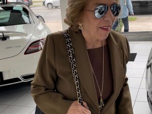 'Tá barato': bordão de idosa milionária faz sucesso na internet