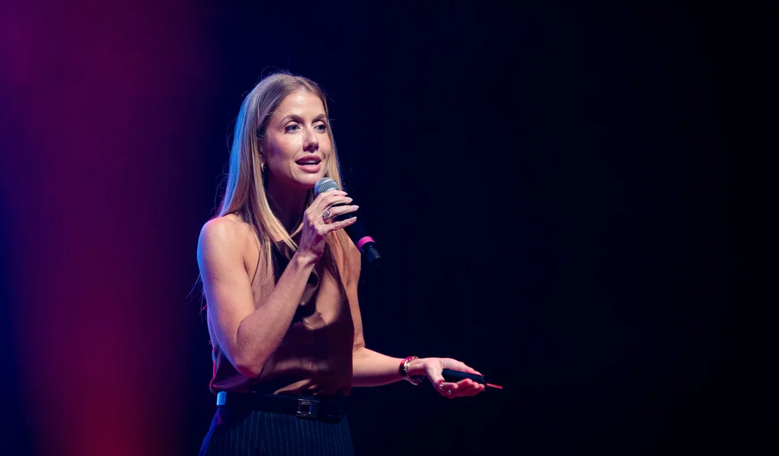 Gabriela Prioli conecta gestão pública e diálogo na Feira dos Municípios