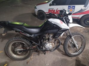 Após acidente, assaltantes são presos pela polícia, em Craíbas