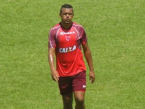 Vetado pelo DM, atacante Zé Carlos está fora das próximas partidas do CRB