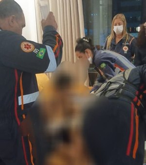 Mulher esfaqueia esposa na Ponta Verde e é presa com base na Lei Maria da Penha
