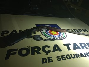 Polícia apreende espingarda no Passo de Camaragibe