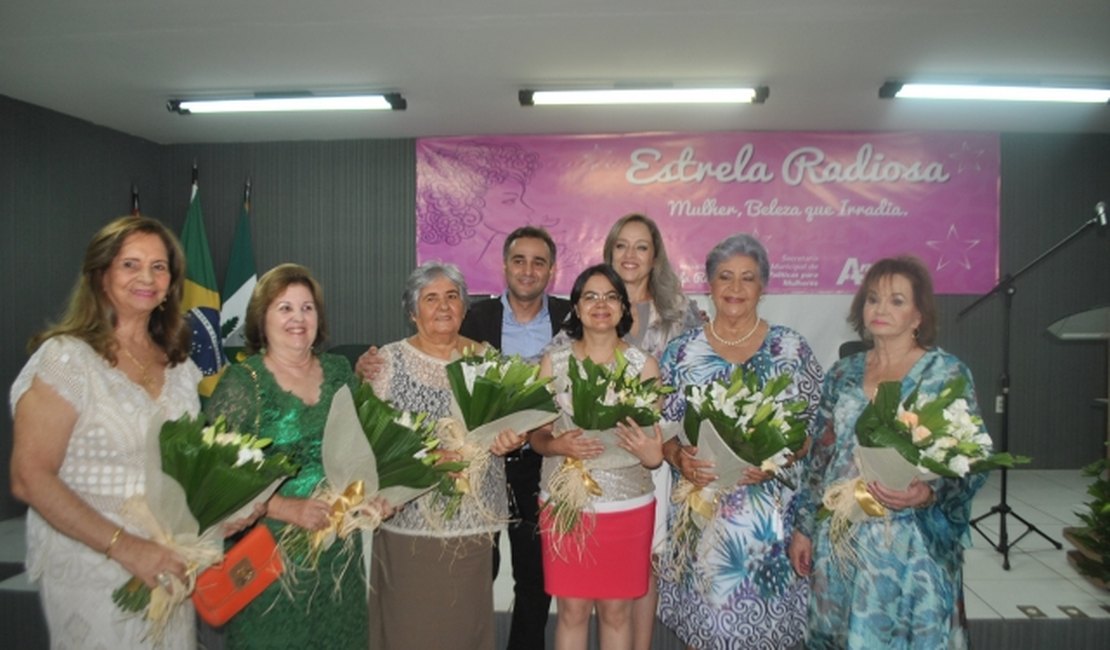 Vereadora é homenageada pelo Projeto Estrela Radiosa