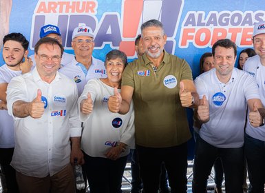 Daniel Barbosa reforça caminhada de Arthur Lira na região Agreste; adesivaço reuniu lideranças em Arapiraca