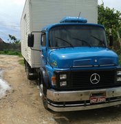 Caminhão é roubado em Arapiraca e criminosos abandonam vítimas no Sertão