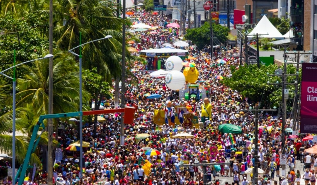 Mungunzá do Pinto da Madrugada abre o Carnaval 2015