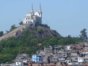 Quatro ficam feridos em tiroteio durante operação policial 