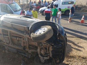 Colisão entre veículos deixa vítima fatal e mais duas pessoas feridas