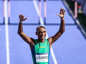 Alison dos Santos e Matheus Lima voam em pista e garantem semifinal do atletismo nas Olimpíadas