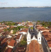 Caminhão derruba poste em Coqueiro Seco e deixa moradores sem energia