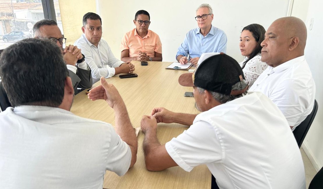 Prefeito Júlio Cezar se reúne com senador Renan para discutir novas ações para agricultura e habitação