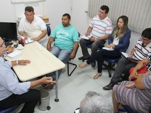Justiça não resolve, greve da educação continua e prefeitura analisa nova proposta
