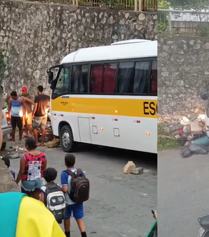 Ônibus escolar desce ladeira sem motorista e assusta moradores em Ipioca