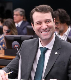 Daniel Barbosa vota pela aprovação de PL que amplia acesso à educação para crianças com TEA