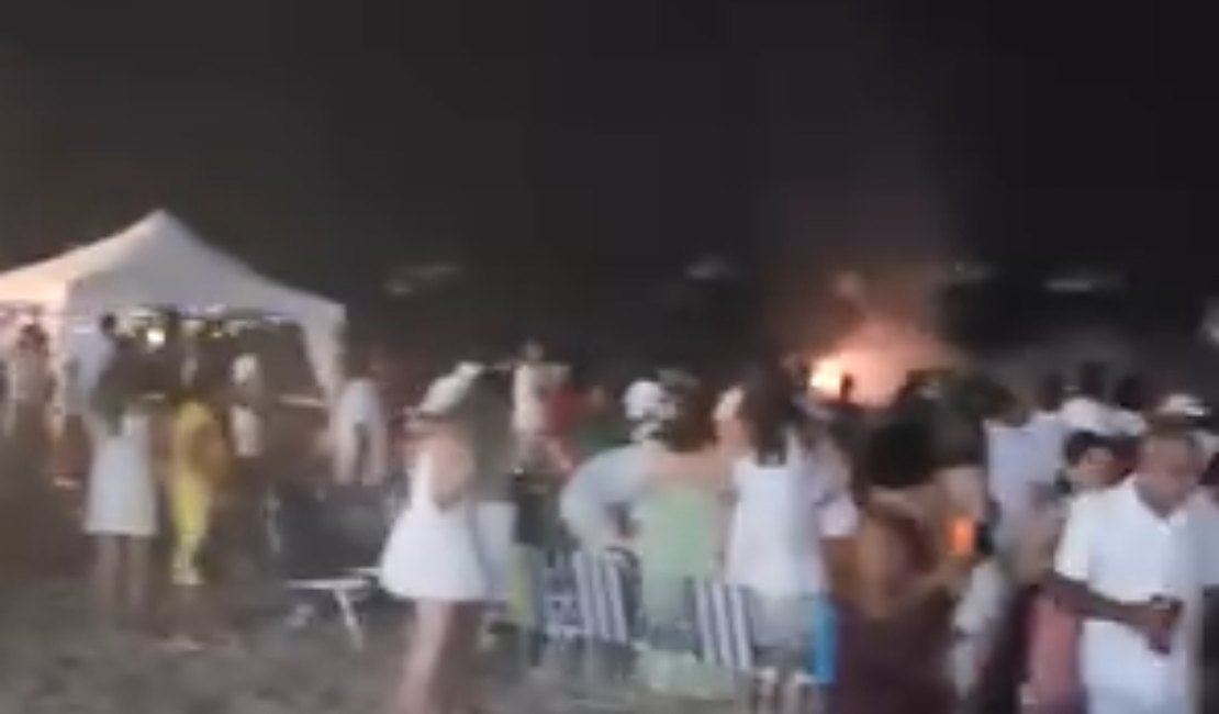 Jangada com fogos vira no mar e provoca pânico durante Réveillon em Maragogi