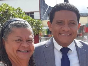 Júlio Cézar pode lançar a tia como candidata a prefeita em Palmeira dos Índios