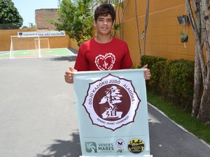 Copa D’Lins de Judô promove confraternização com arrecadação de alimentos em prol do Natal da LBV