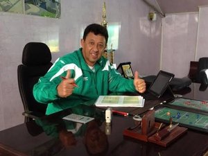 Experiente, técnico Lorival Santos aguarda definições para temporada 2017